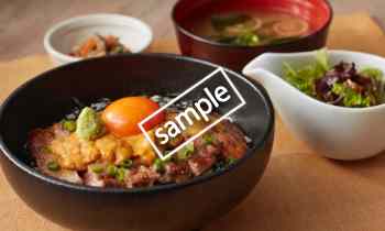うに&やわらかリブロース ステーキ丼 1890円