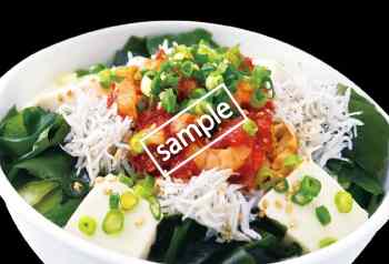 旨辛海鮮豆富サラダ 590円(スマニュー)