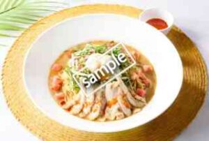 やわらか蒸し鶏のごまだれ冷やし麺 ラー油付き